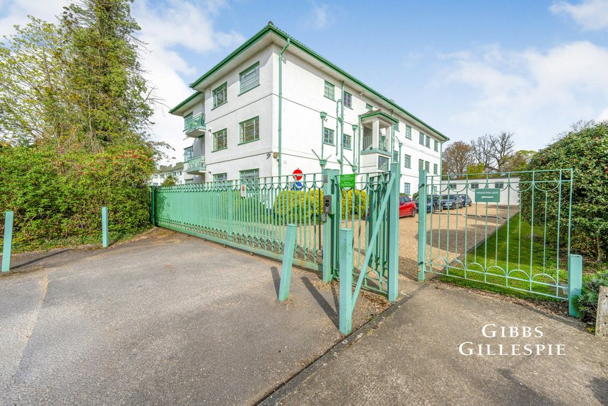 let pinner court london 44444 - Gibbs Gillespie