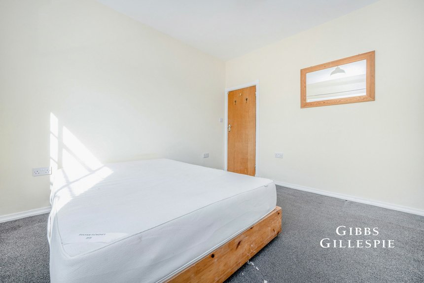 let pinner court london 44444 - Gibbs Gillespie