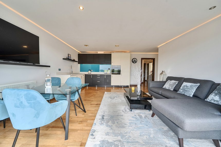 under offer kings mill way london 44475 - Gibbs Gillespie
