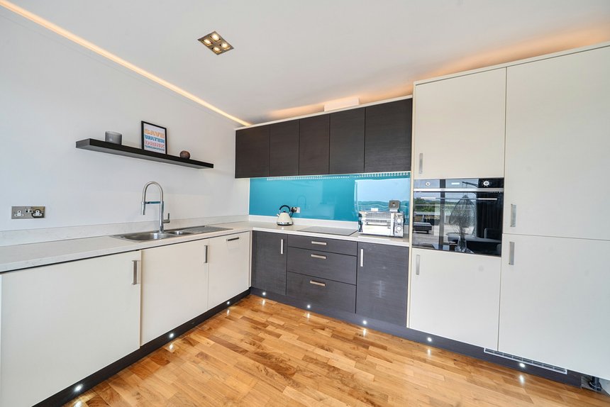 under offer kings mill way london 44475 - Gibbs Gillespie