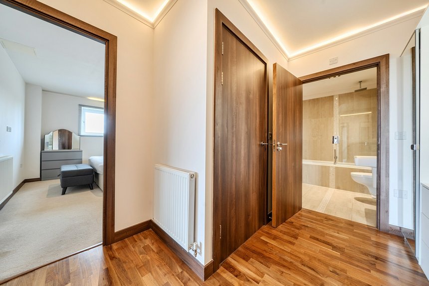 under offer kings mill way london 44475 - Gibbs Gillespie