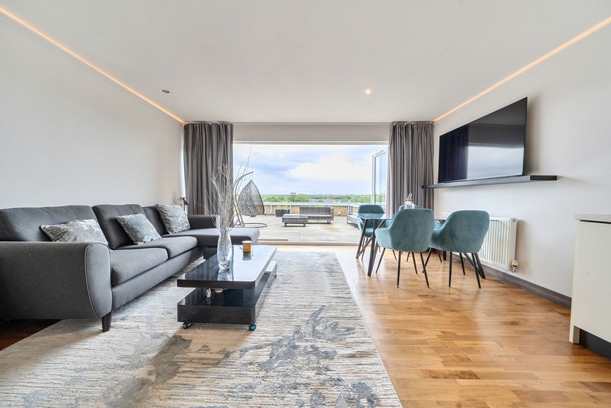 under offer kings mill way london 44475 - Gibbs Gillespie