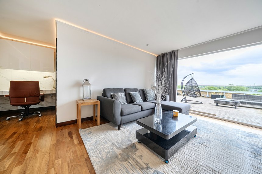 under offer kings mill way london 44475 - Gibbs Gillespie