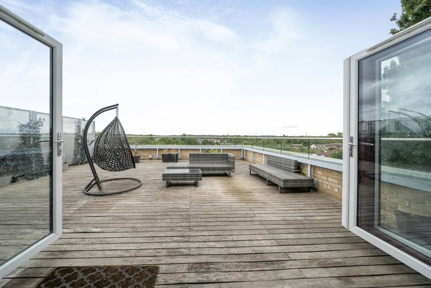under offer kings mill way london 44475 - Gibbs Gillespie