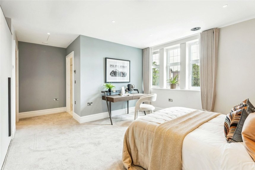 for sale 10, birchwood house london 44507 - Gibbs Gillespie