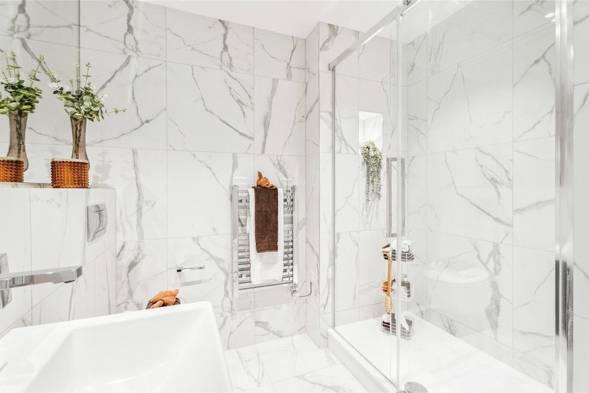 for sale 10, birchwood house london 44507 - Gibbs Gillespie