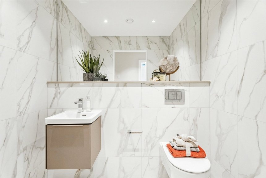for sale 10, birchwood house london 44507 - Gibbs Gillespie