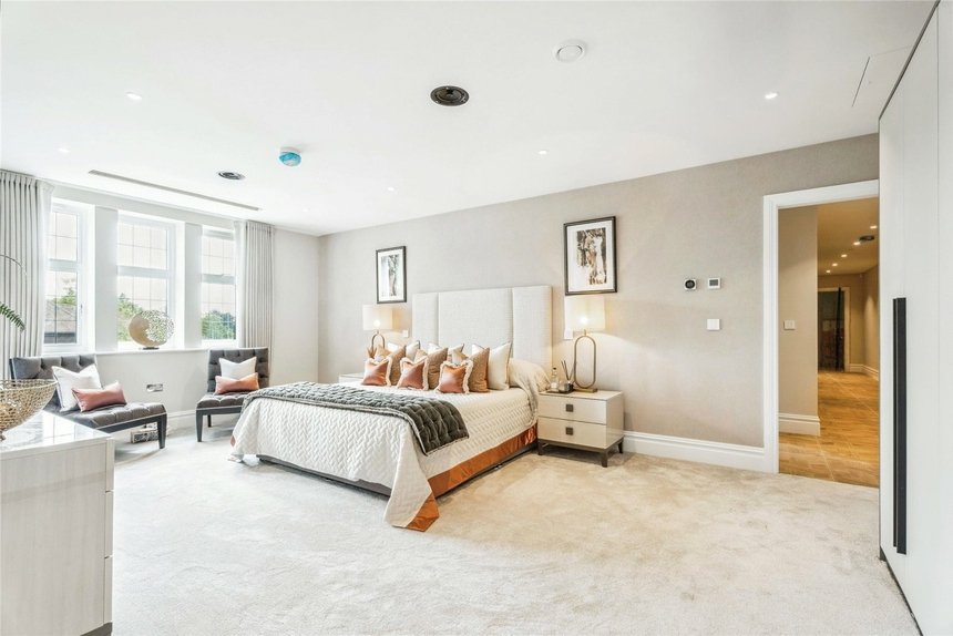 for sale 10, birchwood house london 44507 - Gibbs Gillespie