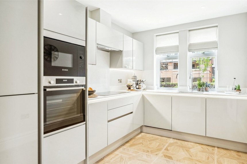 for sale 10, birchwood house london 44507 - Gibbs Gillespie