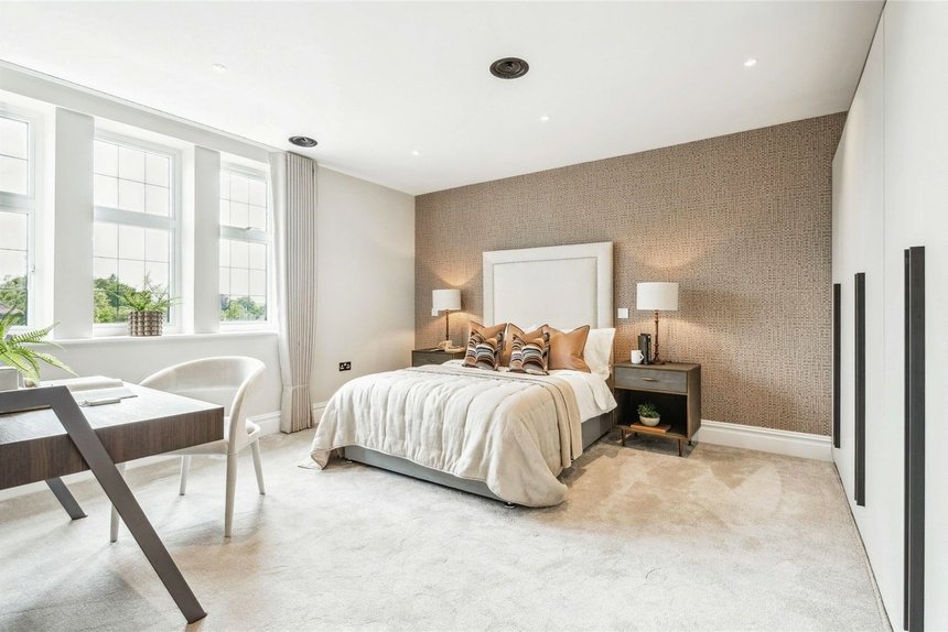 for sale 10, birchwood house london 44507 - Gibbs Gillespie