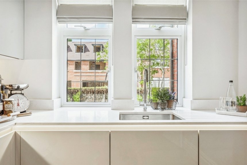 for sale 10, birchwood house london 44507 - Gibbs Gillespie
