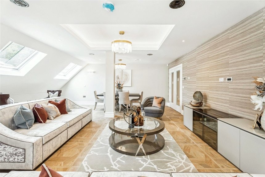 for sale 10, birchwood house london 44507 - Gibbs Gillespie