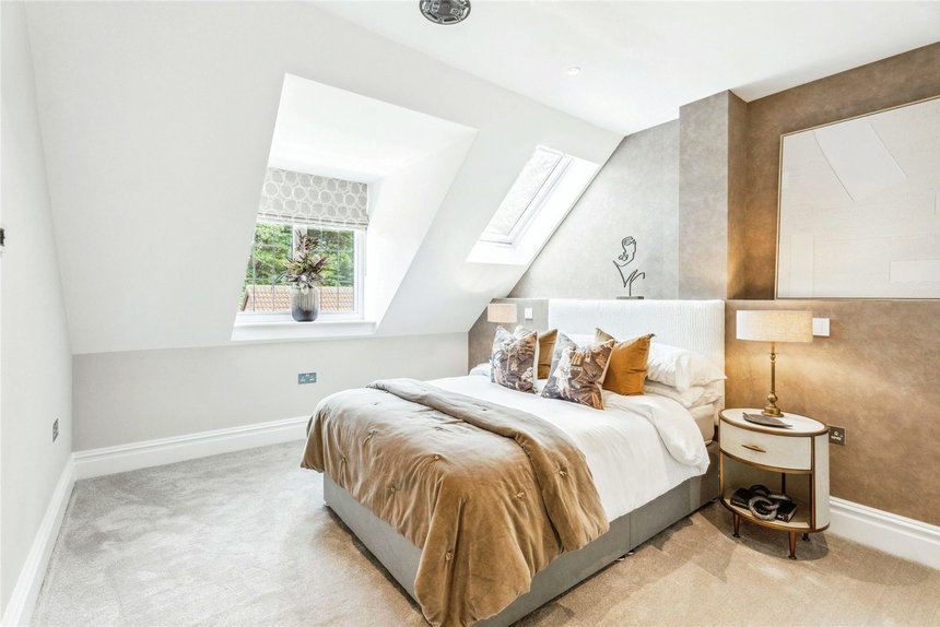 for sale 10, birchwood house london 44507 - Gibbs Gillespie