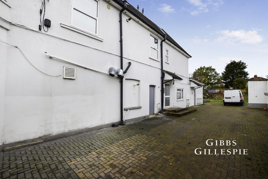 let wood end lane london 44519 - Gibbs Gillespie