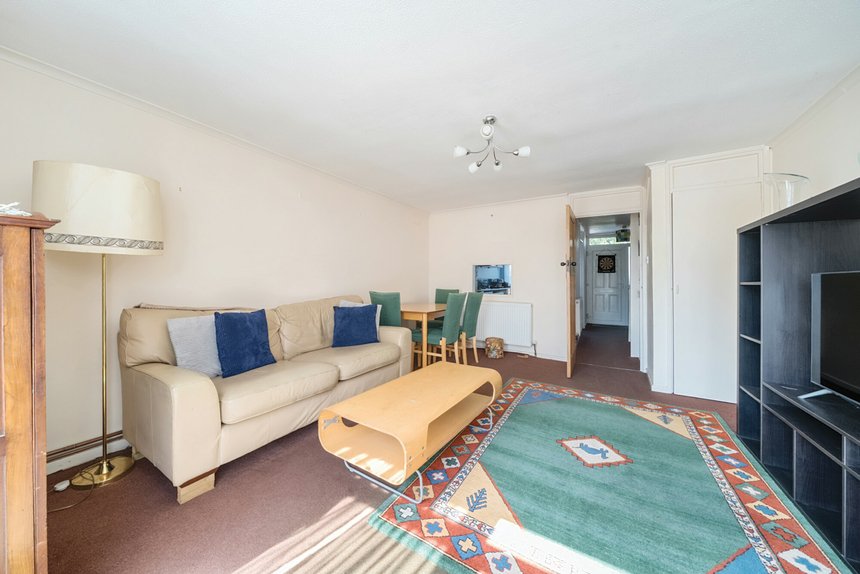 under offer goral mead london 44696 - Gibbs Gillespie