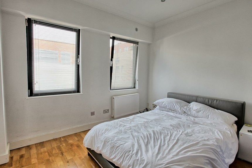 let oakridge house london 44775 - Gibbs Gillespie