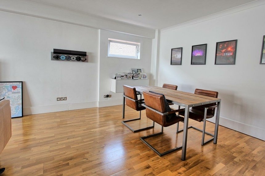 let oakridge house london 44775 - Gibbs Gillespie