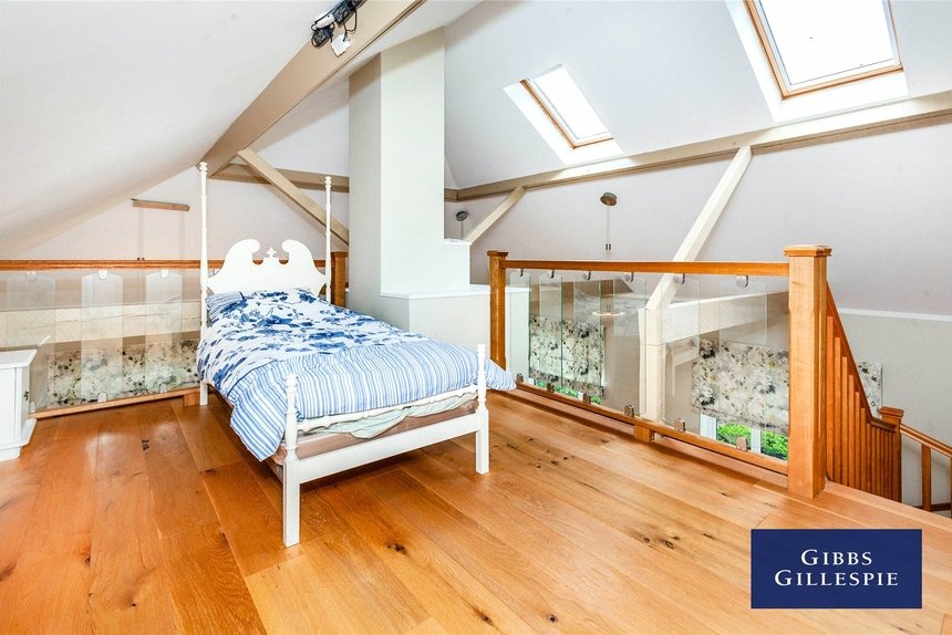 to let maltmans lane london 44778 - Gibbs Gillespie