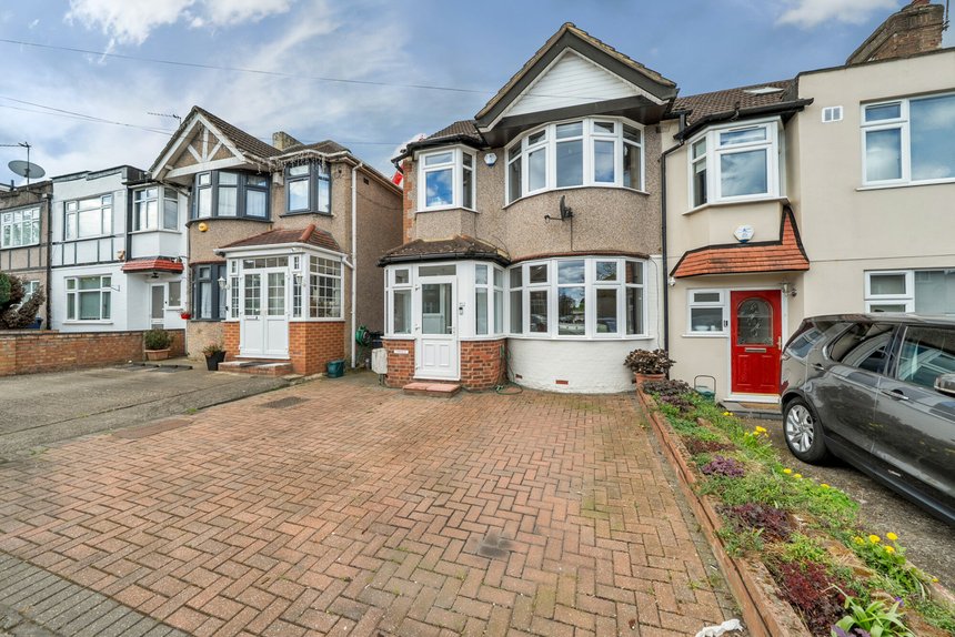 for sale carr road london 44907 - Gibbs Gillespie