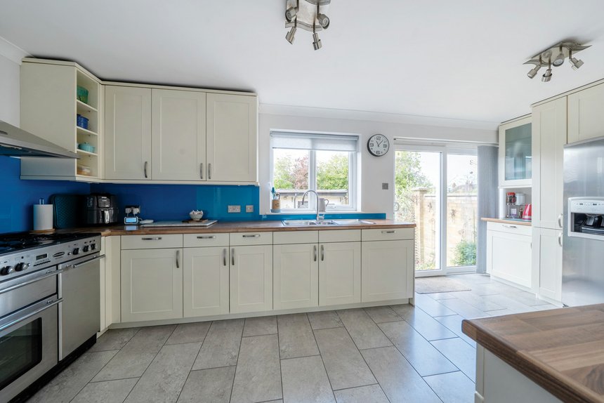 for sale carr road london 44907 - Gibbs Gillespie