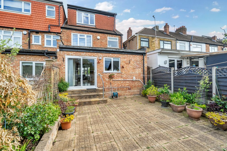 for sale carr road london 44907 - Gibbs Gillespie