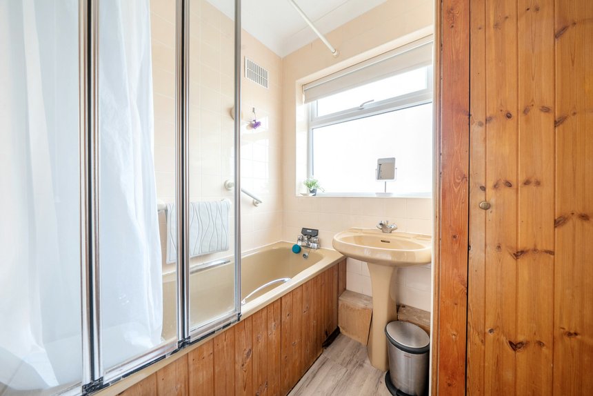 for sale carr road london 44907 - Gibbs Gillespie