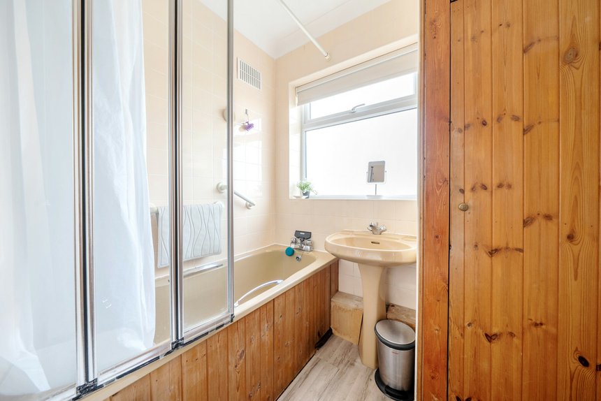 for sale carr road london 44907 - Gibbs Gillespie