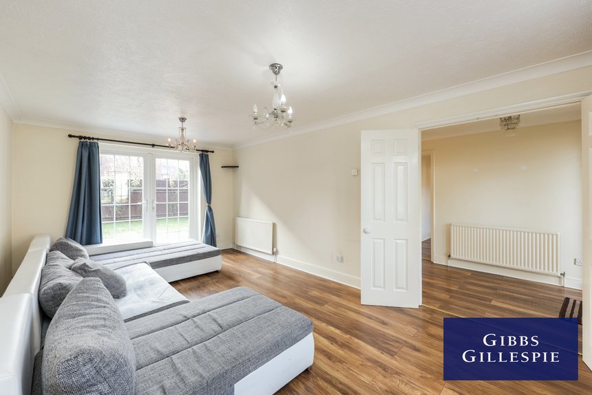 let holm grove london 45122 - Gibbs Gillespie