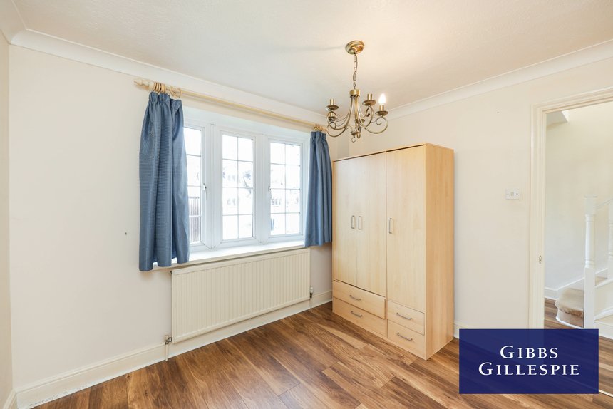 let holm grove london 45122 - Gibbs Gillespie