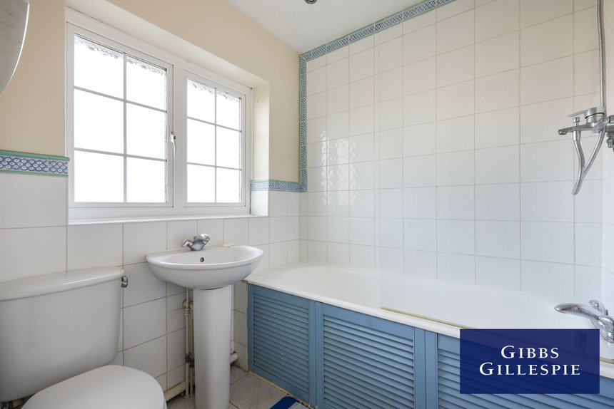 let holm grove london 45122 - Gibbs Gillespie