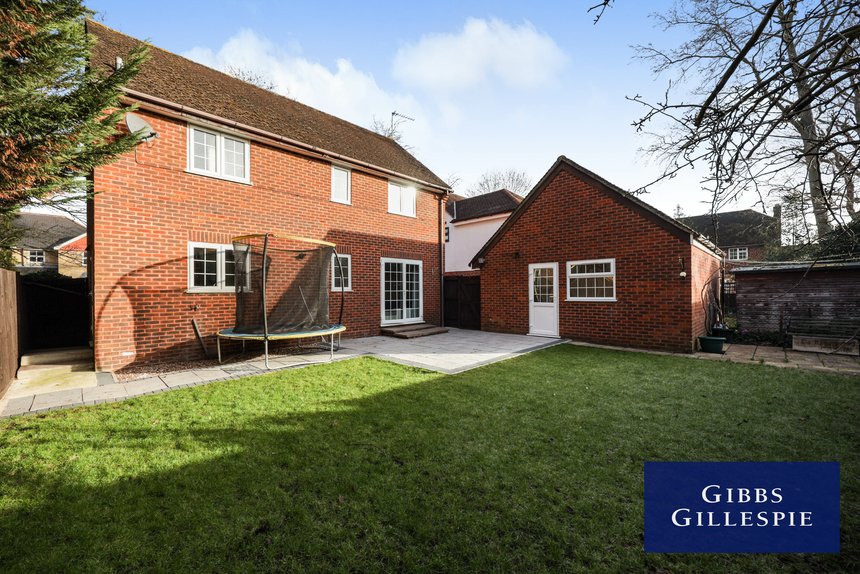 let holm grove london 45122 - Gibbs Gillespie