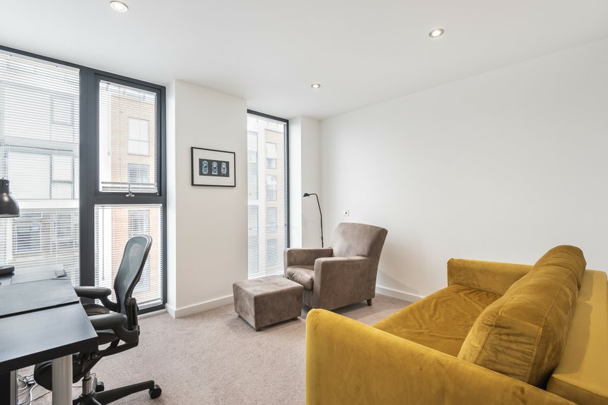 let station road london 45687 - Gibbs Gillespie