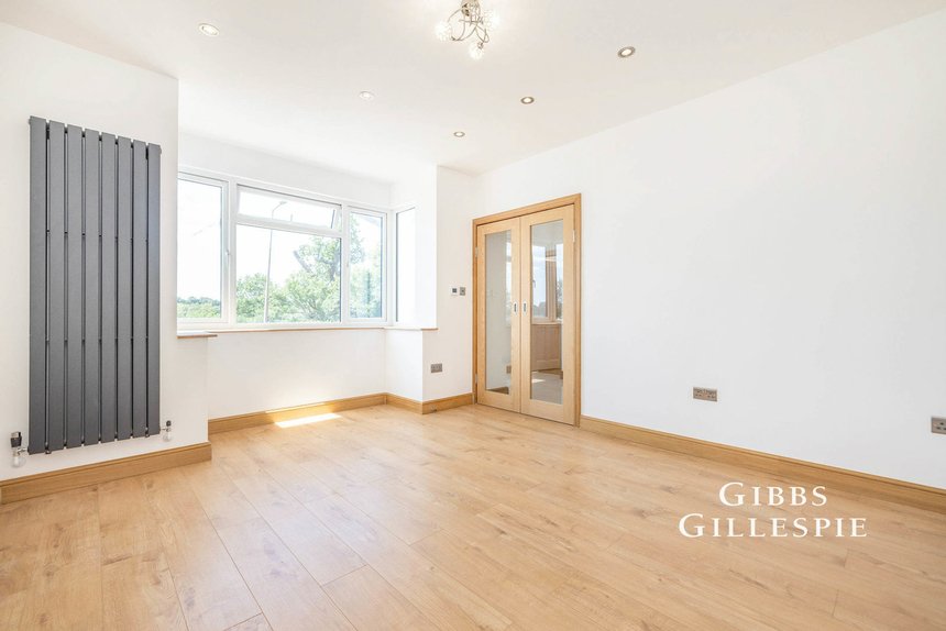 to let hampermill lane london 45743 - Gibbs Gillespie