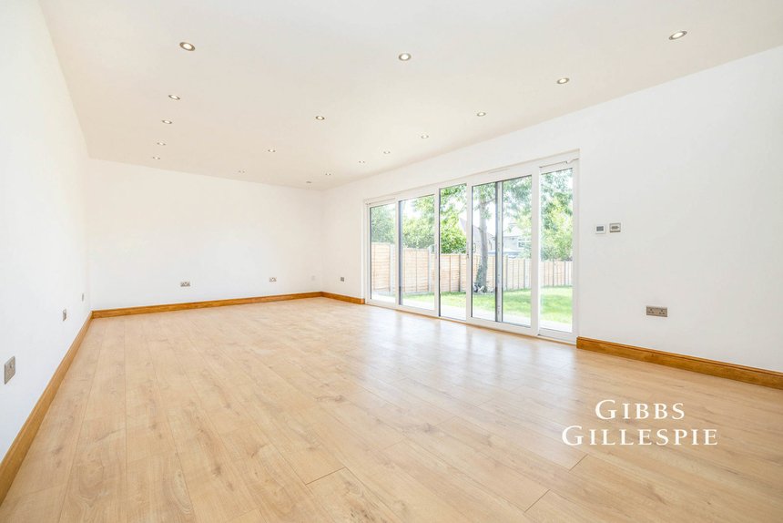 to let hampermill lane london 45743 - Gibbs Gillespie