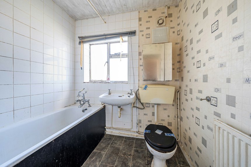 for sale bartram close london 45818 - Gibbs Gillespie