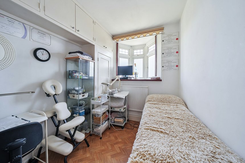 for sale rayners lane london 46170 - Gibbs Gillespie