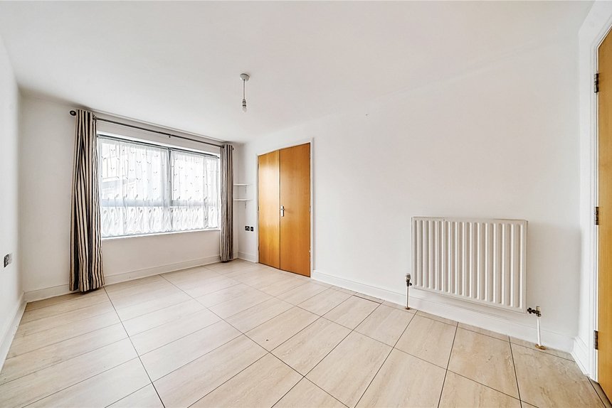 let rayners lane london 46174 - Gibbs Gillespie