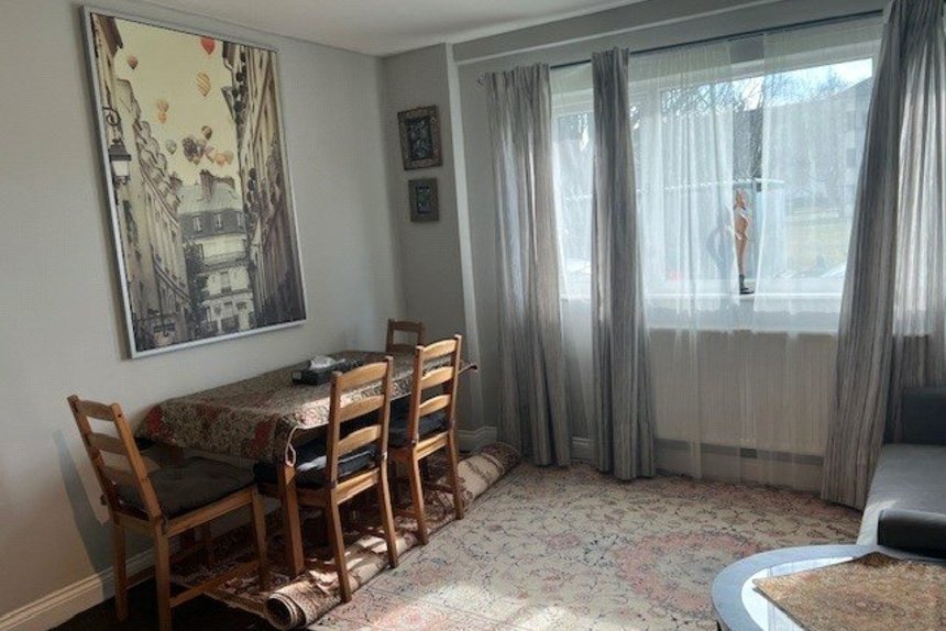 for sale byron way london 46240 - Gibbs Gillespie