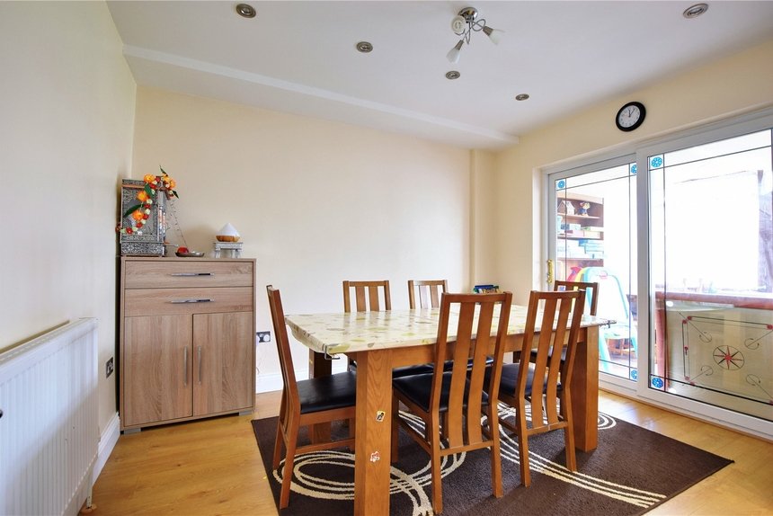 let agreed burleigh road london 46457 - Gibbs Gillespie