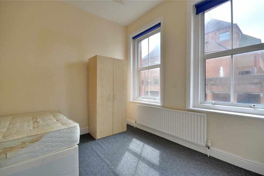 let high street london 46475 - Gibbs Gillespie