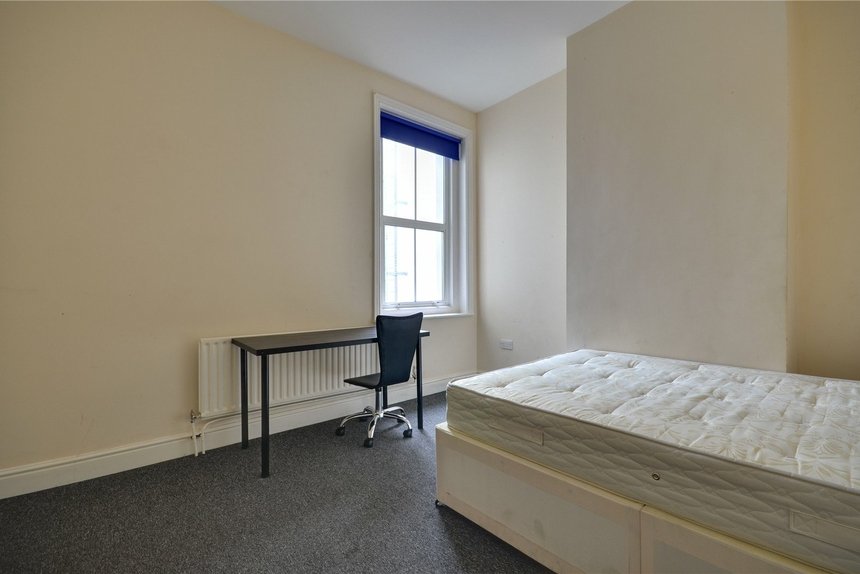 let high street london 46475 - Gibbs Gillespie