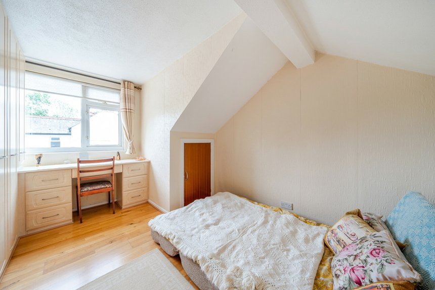 under offer chesham lane london 46578 - Gibbs Gillespie