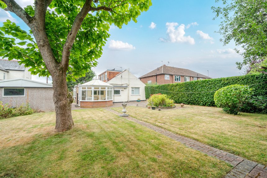 under offer chesham lane london 46578 - Gibbs Gillespie