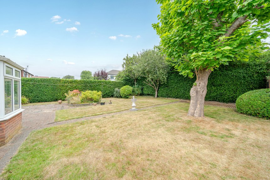 under offer chesham lane london 46578 - Gibbs Gillespie