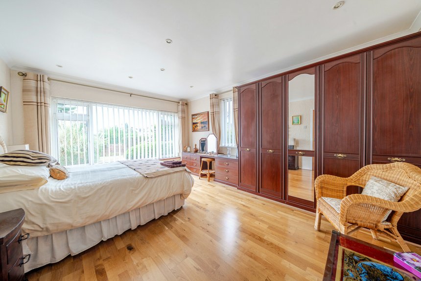 under offer chesham lane london 46578 - Gibbs Gillespie