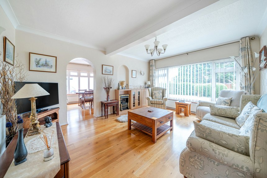 under offer chesham lane london 46578 - Gibbs Gillespie