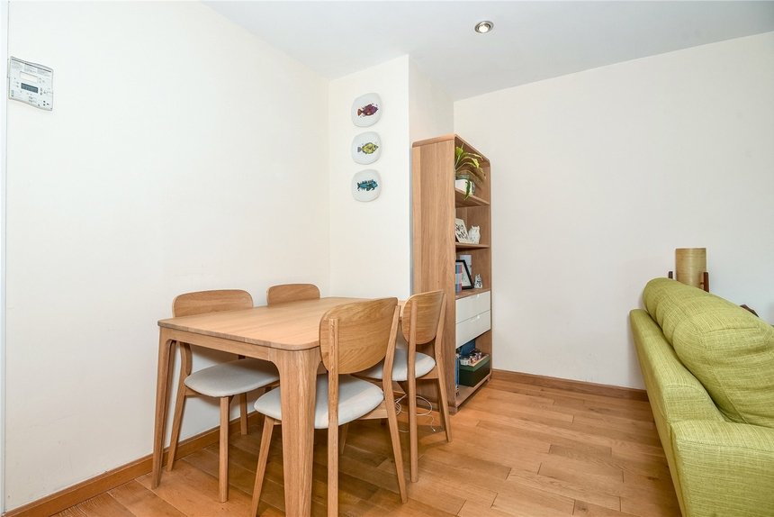 let agreed bury meadows london 47052 - Gibbs Gillespie