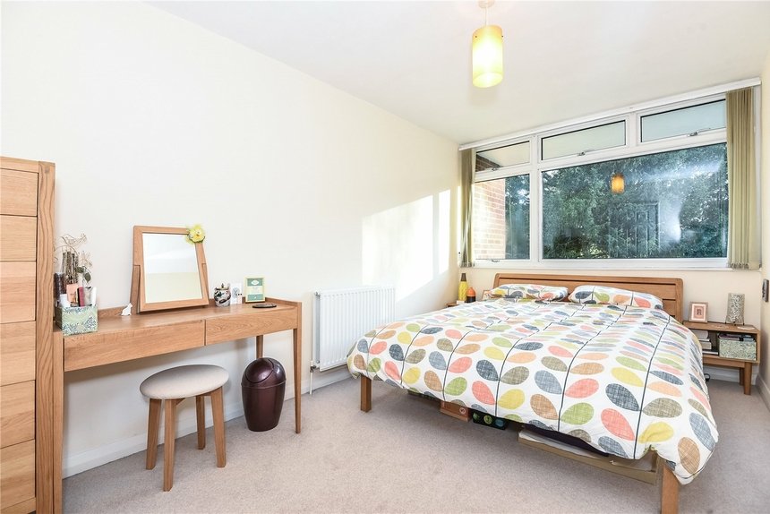let agreed bury meadows london 47052 - Gibbs Gillespie