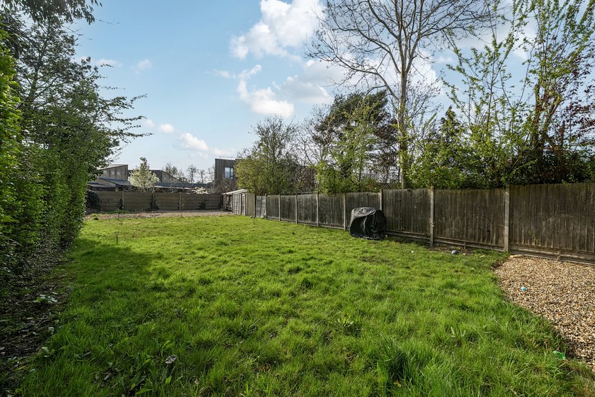 under offer the gardens london 47098 - Gibbs Gillespie