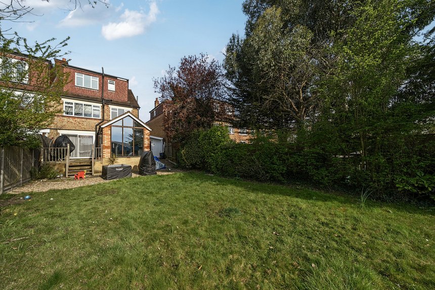 under offer the gardens london 47098 - Gibbs Gillespie